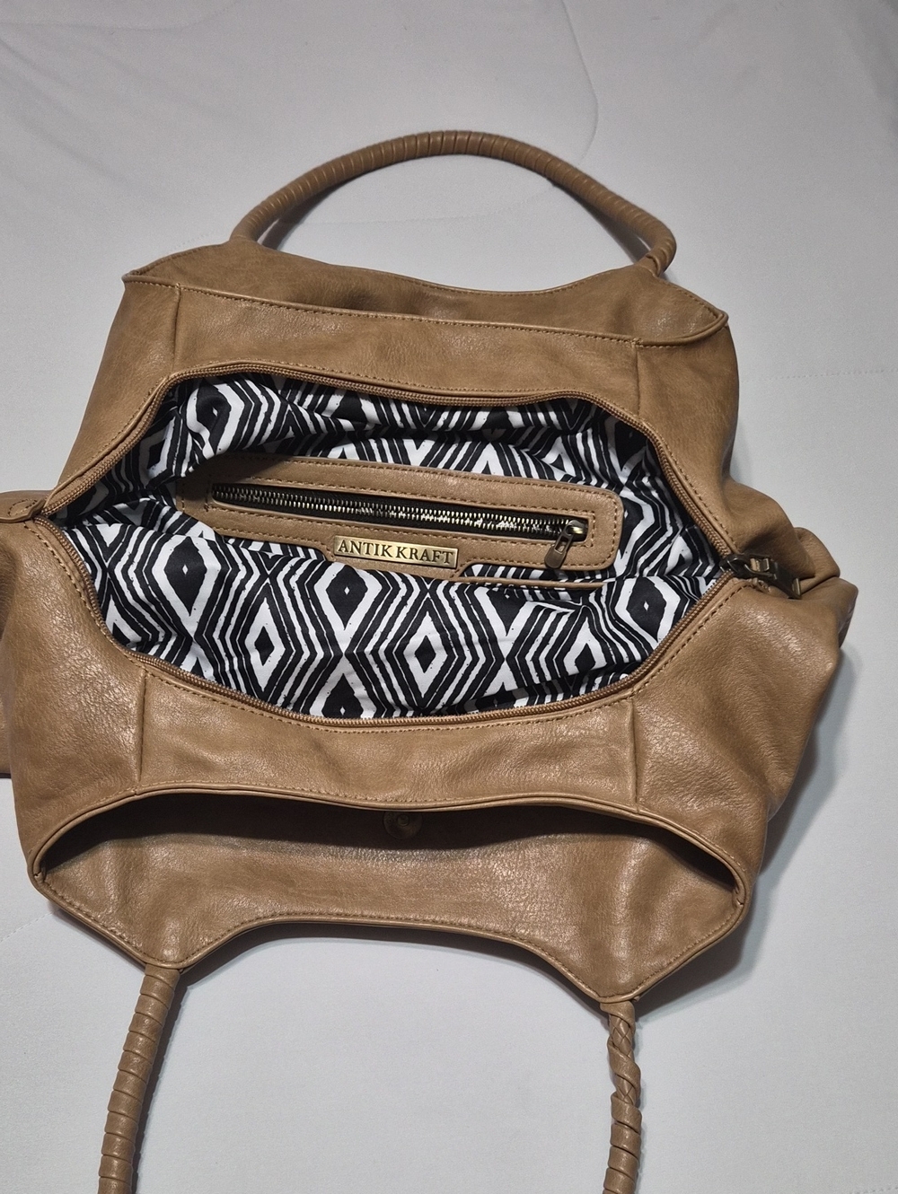 Antik Kraft Tan Leather Shoulder Bag with Patterned Lining
